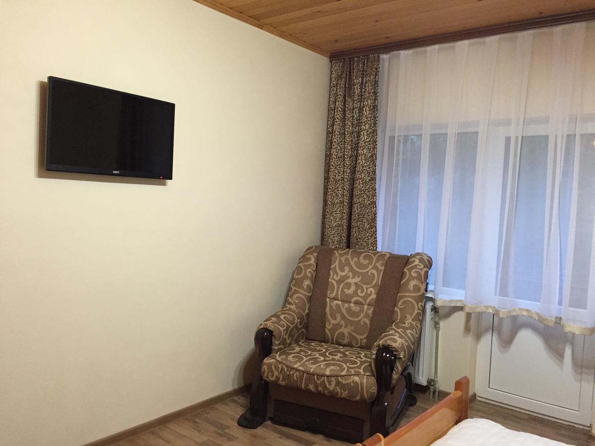 Franc Hotel Yasinya Exterior photo